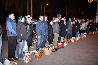 В праздник Светлого Христова Воскресения в Одесском студенческом храме Святой мученицы Татианы проведено пасхальное богослужение (фото) В праздник Светлого Христова Воскресения в Одесском студенческом храме Святой мученицы Татианы проведено пасхальное богослужение (фото)