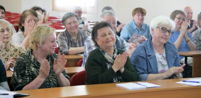 Социальный проект в действии: бесплатные компьютерные курсы для пожилых людей Социальный проект в действии: бесплатные компьютерные курсы для пожилых людей