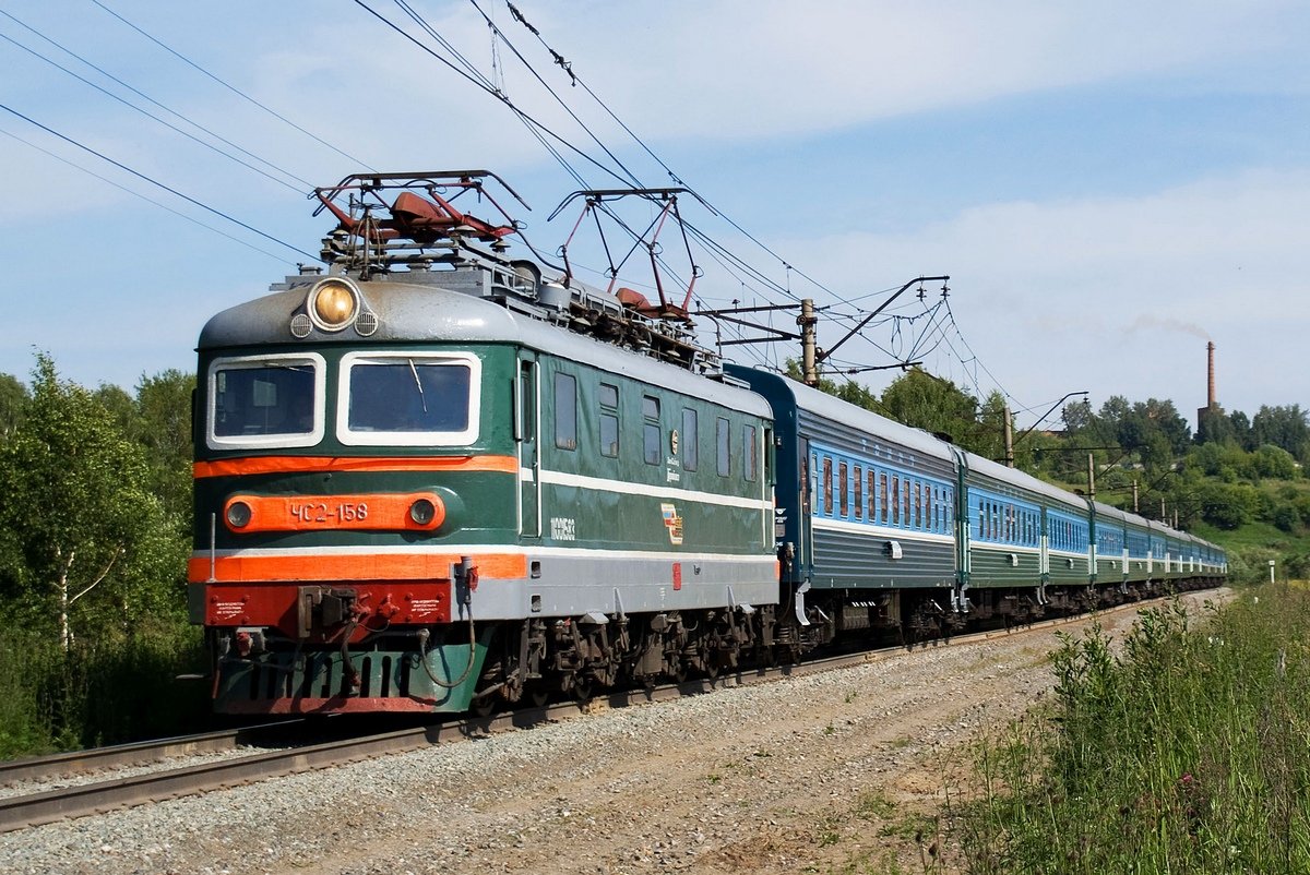 Из-за взрывов на Винничине изменили маршруты 2-х запорожских поездов