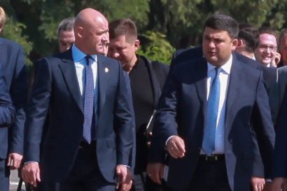 Премьер-министр открыл строительство новой взлетно-посадочной полосы в Одесском аэропорту Премьер-министр открыл строительство новой взлетно-посадочной полосы в Одесском аэропорту