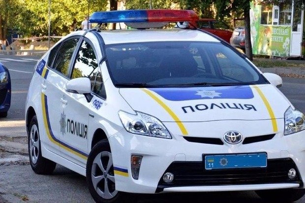 В Черноморске иномарка протаранила фонтан В Черноморске иномарка протаранила фонтан