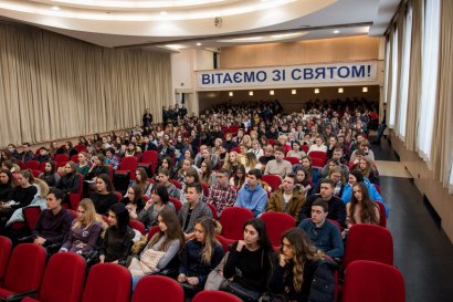 Женские коллективы Одесской Юракадемии и МГУ поздравили с 8 марта Женские коллективы Одесской Юракадемии и МГУ поздравили с 8 марта