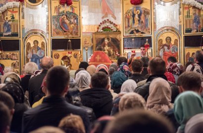 В храмах Одессы прошли Божественные Литургии в пасхальную ночь