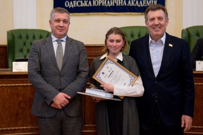 В Одесской Юракадемии прошел первый региональный турнир по правоведению среди учеников 11-х классов