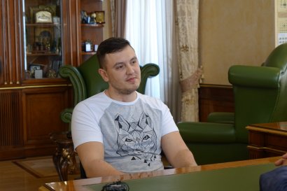 Сергей Кивалов встретился с участником &laquo;Лиги смеха&raquo;, выпускником Одесской Юракадемии Юрием Степанцом