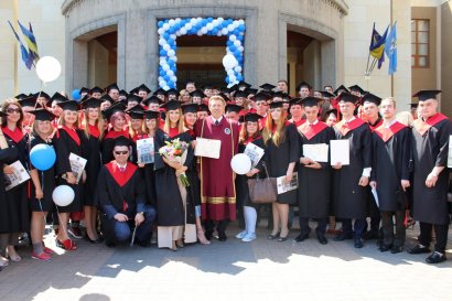 Украинская певица поблагодарила депутата Сергея Кивалова за диплом