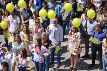 В День вышиванки студенты Одесской Юракадемии организовали флешмоб
