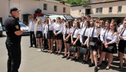 Студенты Юридического колледжа посетили подразделение батальона полиции особого назначения Студенты Юридического колледжа посетили подразделение батальона полиции особого назначения