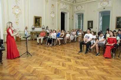 В музее западного и восточного искусства зазвучал саксофон В музее западного и восточного искусства зазвучал саксофон