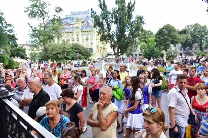 Стали известны финалисты вокального конкурса «Песни у моря» Стали известны финалисты вокального конкурса «Песни у моря»
