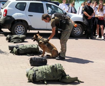 Студенты Юридического колледжа посетили экскурсию в Кинологическом центре