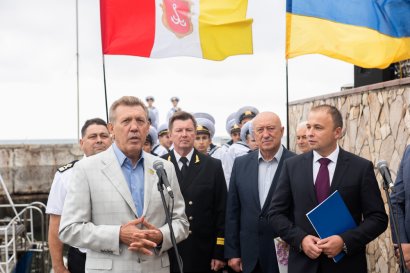 Катер в подарок! Одесский лицей морского транспорта получил подарок от Юракадемии Катер в подарок! Одесский лицей морского транспорта получил подарок от Юракадемии