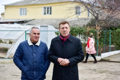 Сергей Кивалов поздравил с наступающим  Новым годом воспитанниц  детского дома-интерната на Макаренко, 20 