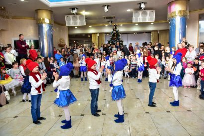 В преддверии Нового года в Одесской Юракадемии прошел утренник для более тысячи детей сотрудников вуза