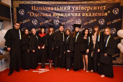 Более тысячи выпускникам Одесской юридической академии вручили дипломы магистров