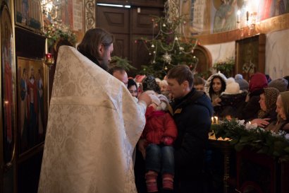 В праздник Богоявления одесситы посещали храмы и совершали омовение в крещенской воде