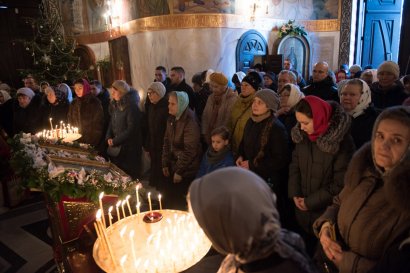 В праздник Богоявления одесситы посещали храмы и совершали омовение в крещенской воде