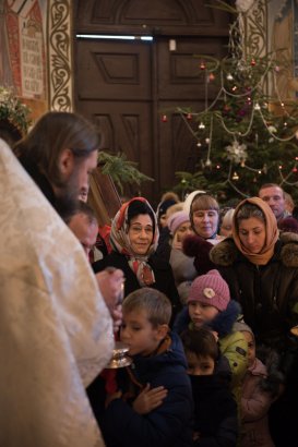 В праздник Богоявления одесситы посещали храмы и совершали омовение в крещенской воде