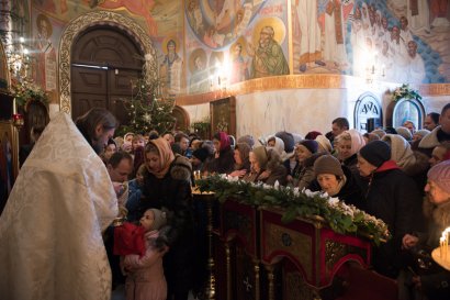 В праздник Богоявления одесситы посещали храмы и совершали омовение в крещенской воде
