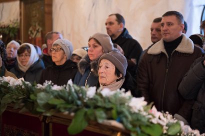 В праздник Богоявления одесситы посещали храмы и совершали омовение в крещенской воде