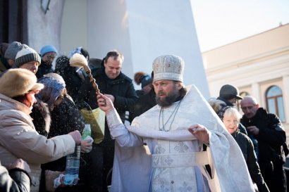 В праздник Богоявления одесситы посещали храмы и совершали омовение в крещенской воде
