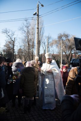 В праздник Богоявления одесситы посещали храмы и совершали омовение в крещенской воде