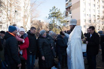 В праздник Богоявления одесситы посещали храмы и совершали омовение в крещенской воде