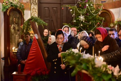 В праздник Богоявления одесситы посещали храмы и совершали омовение в крещенской воде