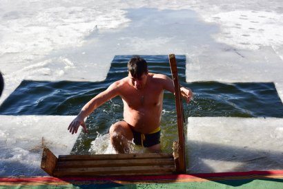 В праздник Богоявления одесситы посещали храмы и совершали омовение в крещенской воде