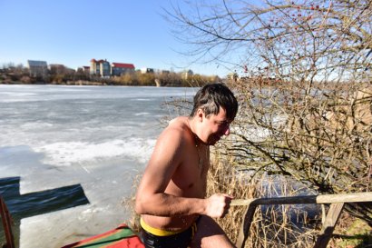 В праздник Богоявления одесситы посещали храмы и совершали омовение в крещенской воде