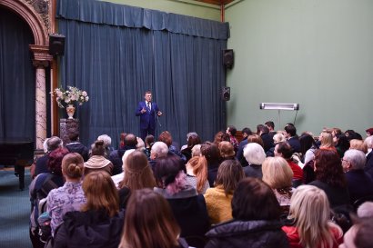 Народные депутаты встретились с членами обкома профсоюза работников образования, переселенцами и многодетными семьями Народные депутаты встретились с членами обкома профсоюза работников образования, переселенцами и многодетными семьями
