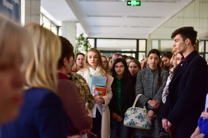 В Одесской Юракадемии открылась выставка «Не женское дело»