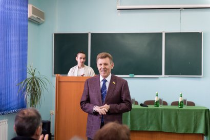 В стенах Международного гуманитарного университета принимали новичков-студентов на компьютерные курсы В стенах Международного гуманитарного университета принимали новичков-студентов на компьютерные курсы