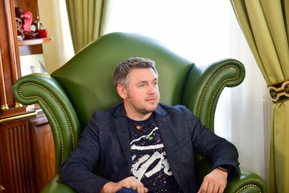 В Одесской Юракадемии с мастер-классами выступил известный психолог и телеведущий Дмитрий Карпачев