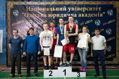 В Одессе наградили победителей Универсиады по бадминтону В Одессе наградили победителей Универсиады по бадминтону