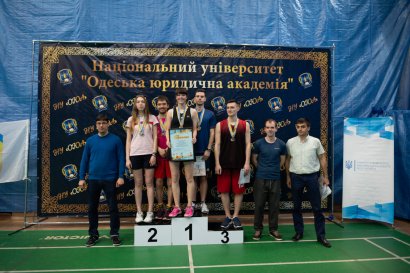 В Одессе наградили победителей Универсиады по бадминтону В Одессе наградили победителей Универсиады по бадминтону