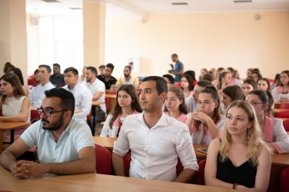 Сергей Кивалов поздравил коллектив Одесского мединститута МГУ с наступащим профессиональным праздником Сергей Кивалов поздравил коллектив Одесского мединститута МГУ с наступащим профессиональным праздником