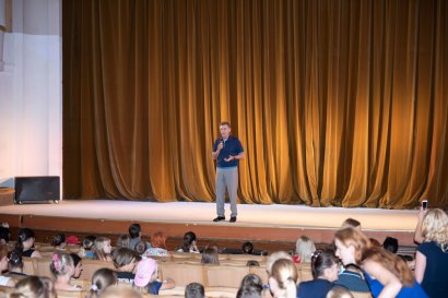 При поддержке Сергея Кивалова маленькие одесситы посетили премьеру «Дюймовочки» в Украинском театре При поддержке Сергея Кивалова маленькие одесситы посетили премьеру «Дюймовочки» в Украинском театре