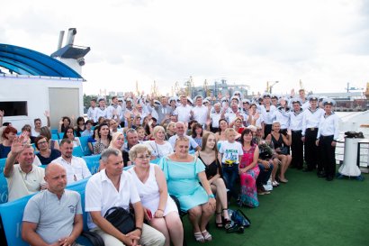В добрый путь, моряки! На теплоходе «Хаджибей» состоялся выпуск Морского училища Одесской Юракадемии В добрый путь, моряки! На теплоходе «Хаджибей» состоялся выпуск Морского училища Одесской Юракадемии