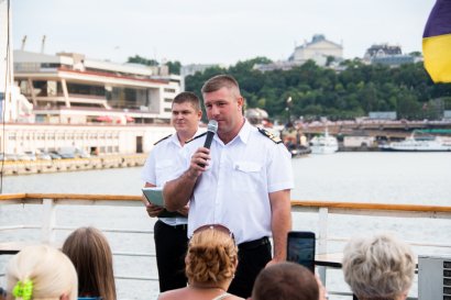 В добрый путь, моряки! На теплоходе «Хаджибей» состоялся выпуск Морского училища Одесской Юракадемии В добрый путь, моряки! На теплоходе «Хаджибей» состоялся выпуск Морского училища Одесской Юракадемии