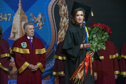 Выпускникам Одесской Юракадемии торжественно вручили дипломы магистров Выпускникам Одесской Юракадемии торжественно вручили дипломы магистров