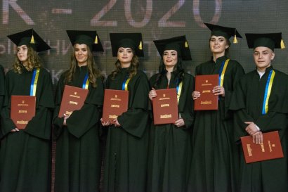 Выпускникам Одесской Юракадемии торжественно вручили дипломы магистров Выпускникам Одесской Юракадемии торжественно вручили дипломы магистров