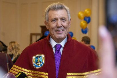 Выпускникам Одесской Юракадемии торжественно вручили дипломы магистров Выпускникам Одесской Юракадемии торжественно вручили дипломы магистров
